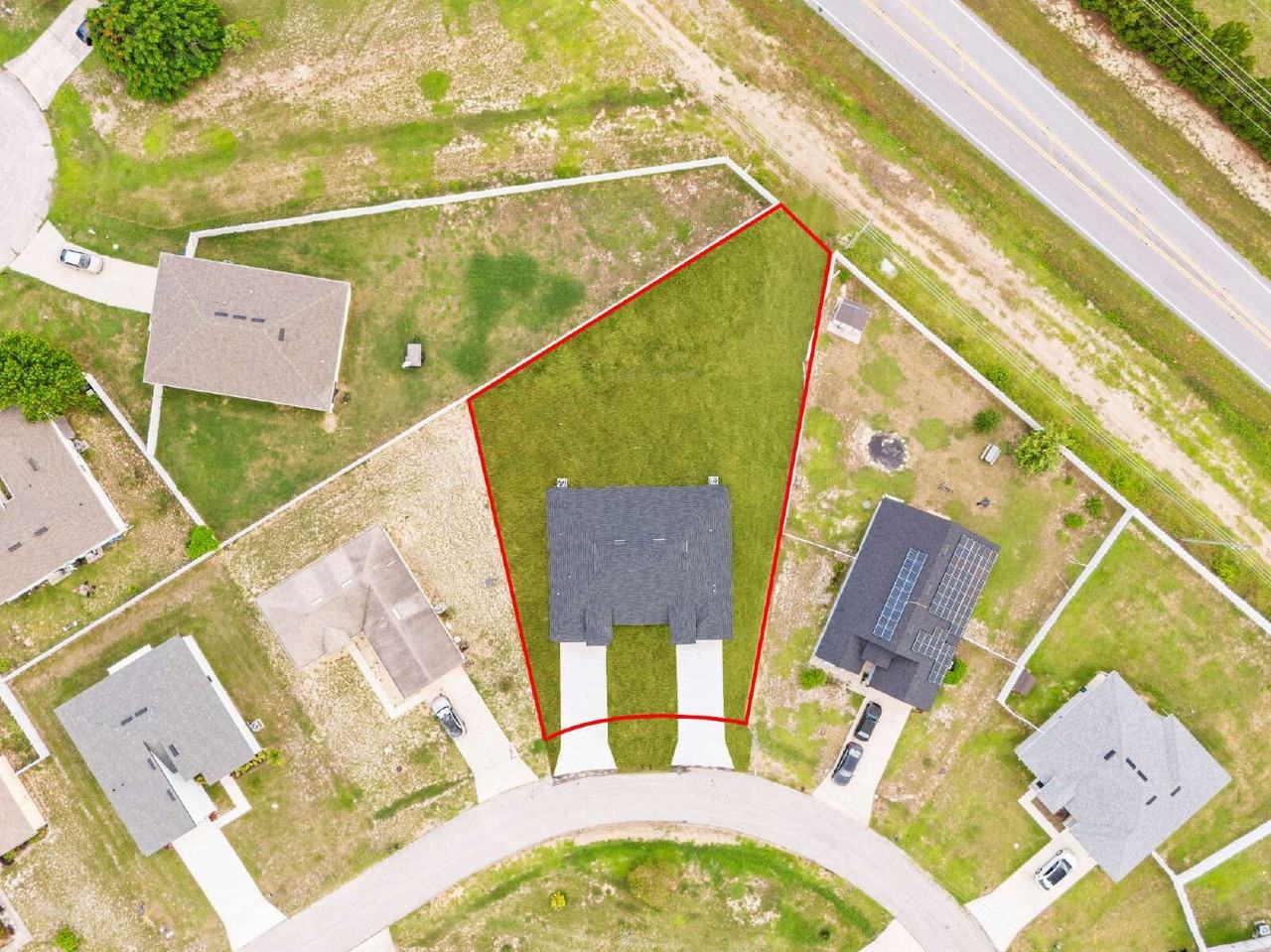 476 Columbia Ct - Photo 6 of 38