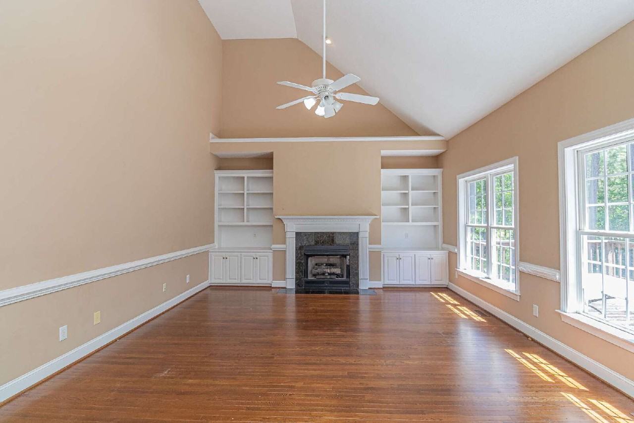 106 Leafwood Dr - Photo 6 of 50