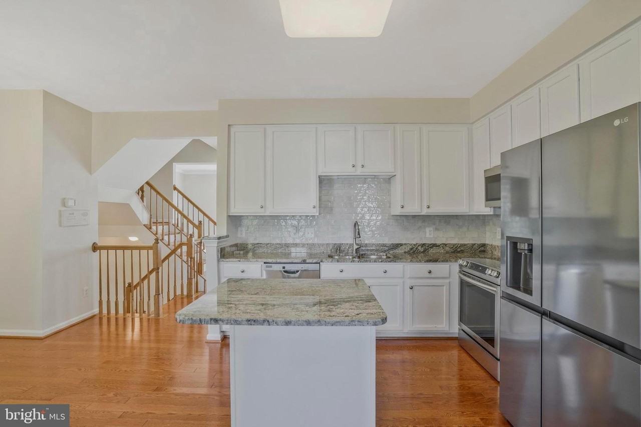 8034 Horseshoe Cottage Cir - Photo 3 of 29
