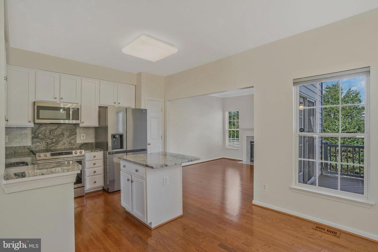 8034 Horseshoe Cottage Cir - Photo 4 of 29