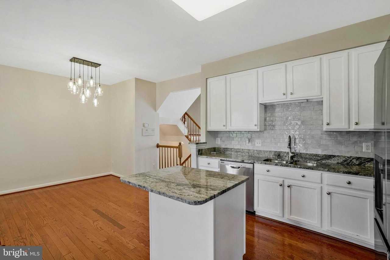8034 Horseshoe Cottage Cir - Photo 5 of 29