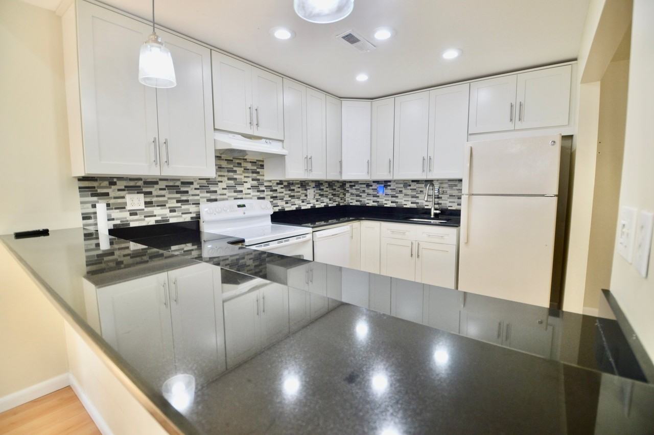 18 Amsterdam Ave #3A - Photo 4 of 20