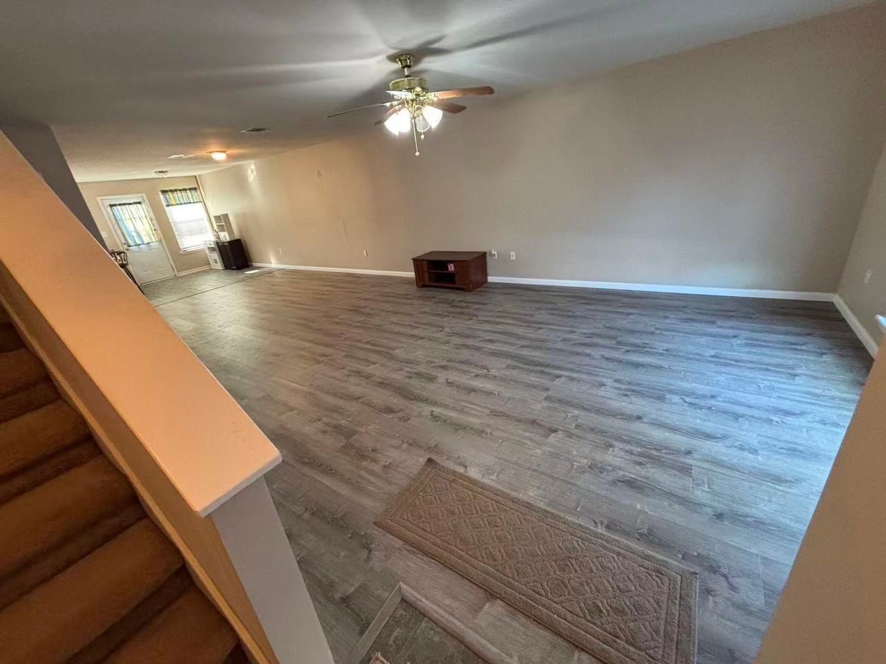 211 Greenbriar Dr - Photo 3 of 13