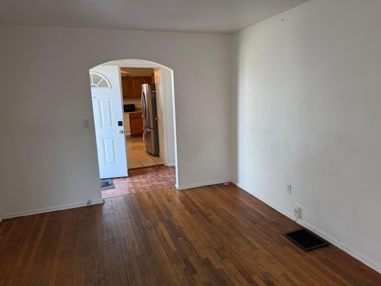 2119 Bellefontaine Ave - Photo 3 of 7