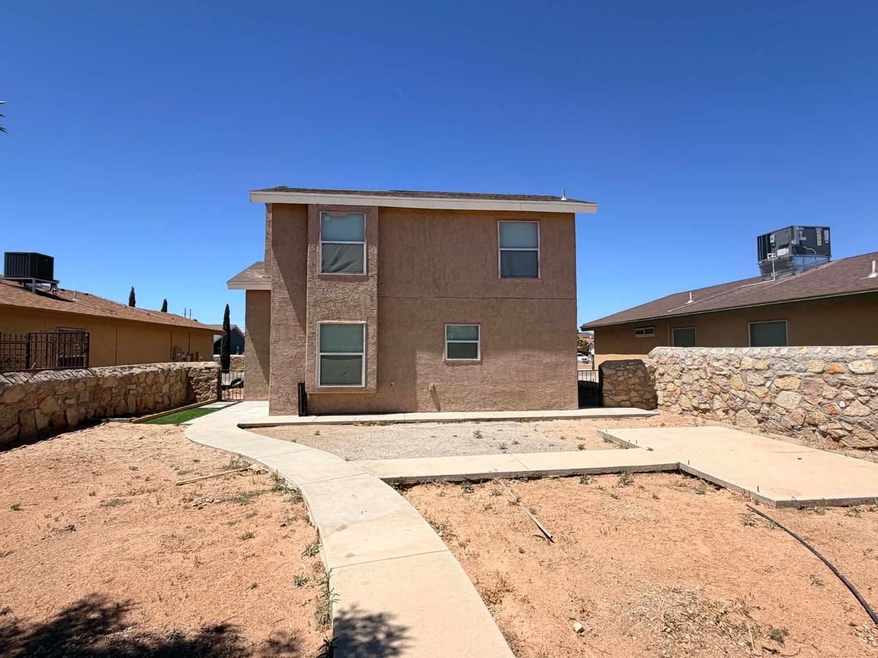 4516 Lorenzo Ponce Dr - Photo 4 of 18