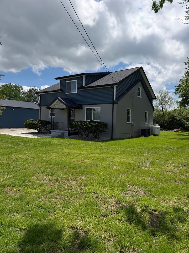 4437 E Kitridge Rd - Photo 2 of 22