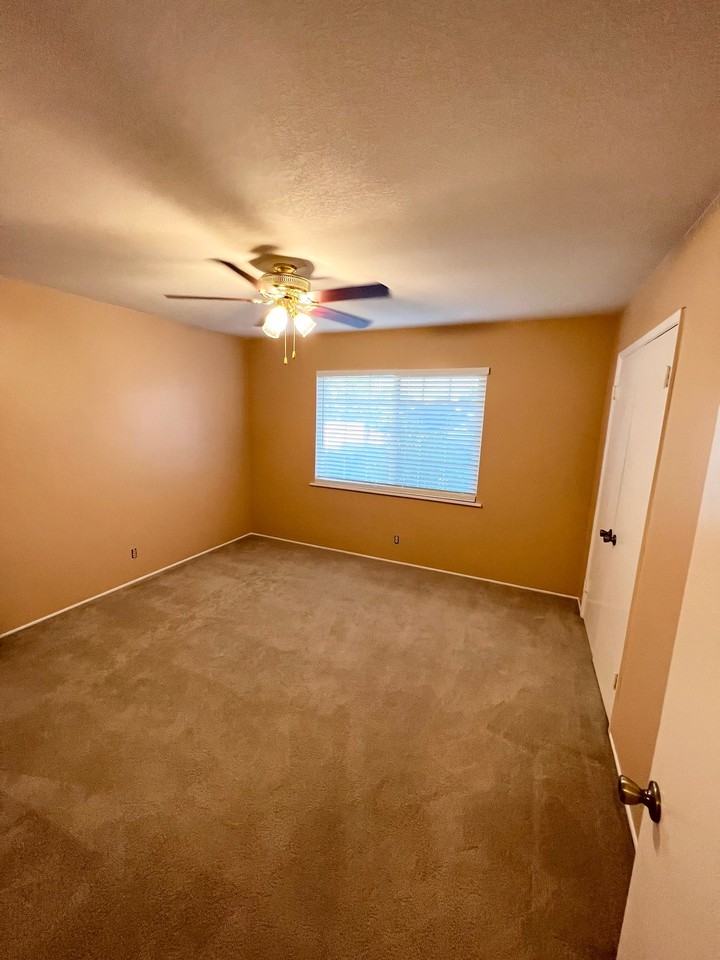1050 W La Deney Dr - Photo 4 of 7