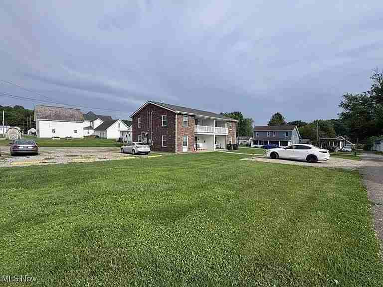 545 E Mcconnel Ave #2 - Photo 2 of 6