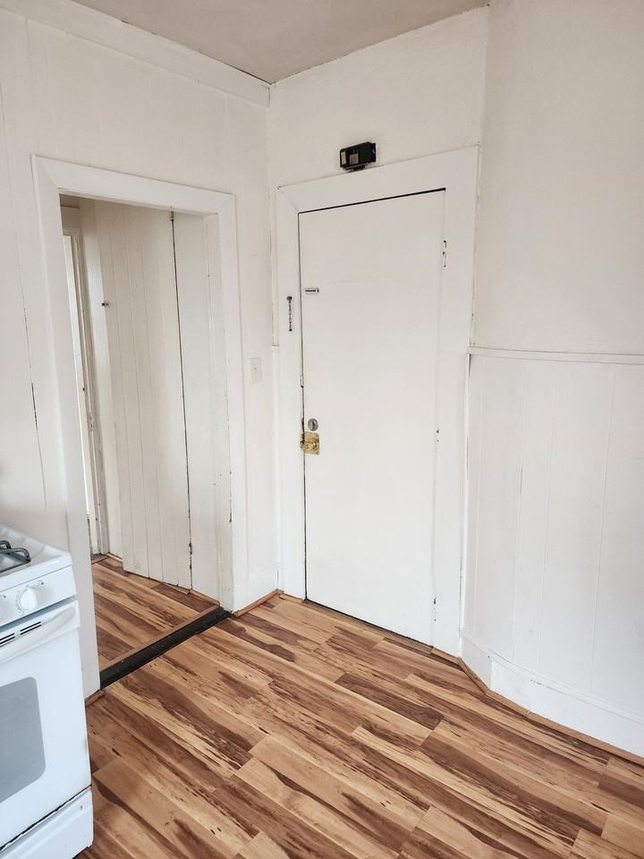 49 Everett St #2 - Photo 5 of 11