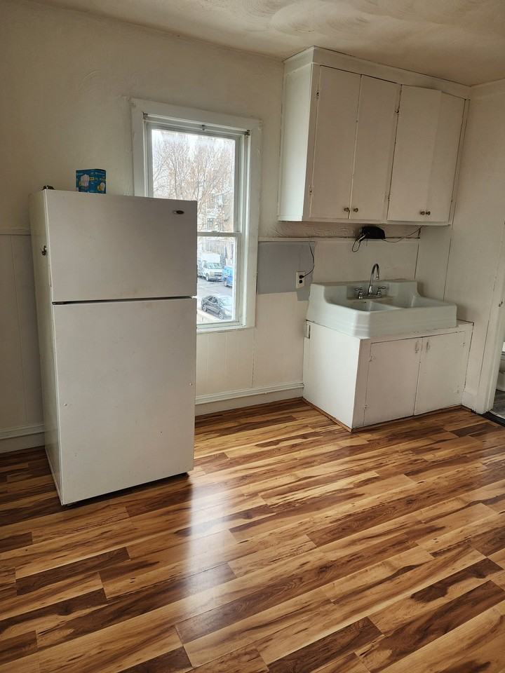 49 Everett St #2 - Photo 7 of 11
