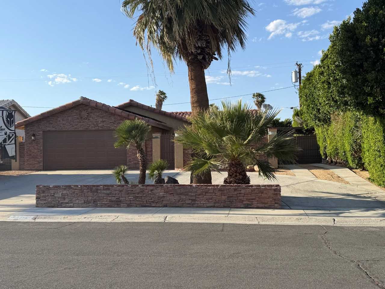 67710 Medano Rd - Photo 2 of 9