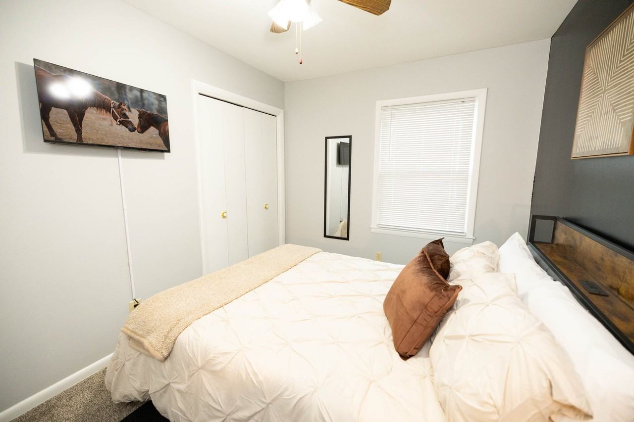 3496 Lansdowne Dr #B - Photo 6 of 28