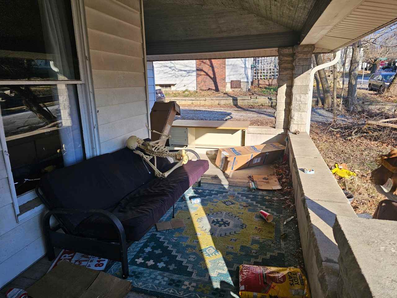 813 E University St - Photo 2 of 11