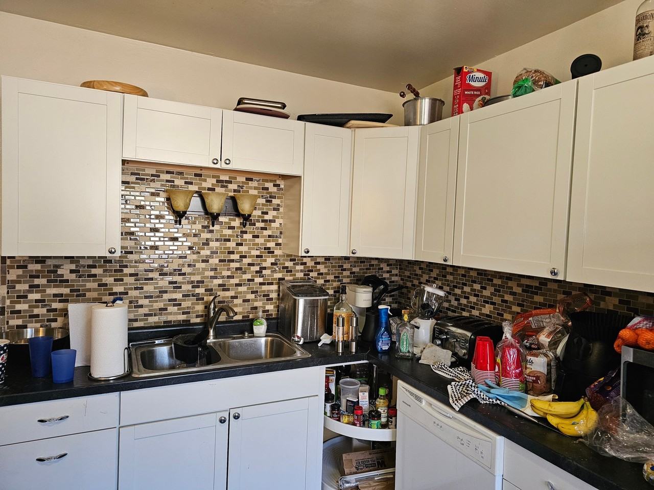 813 E University St - Photo 4 of 11