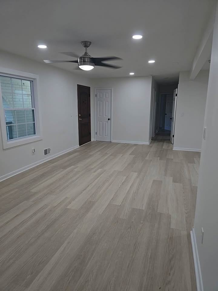2347 Greenway Dr - Photo 4 of 14