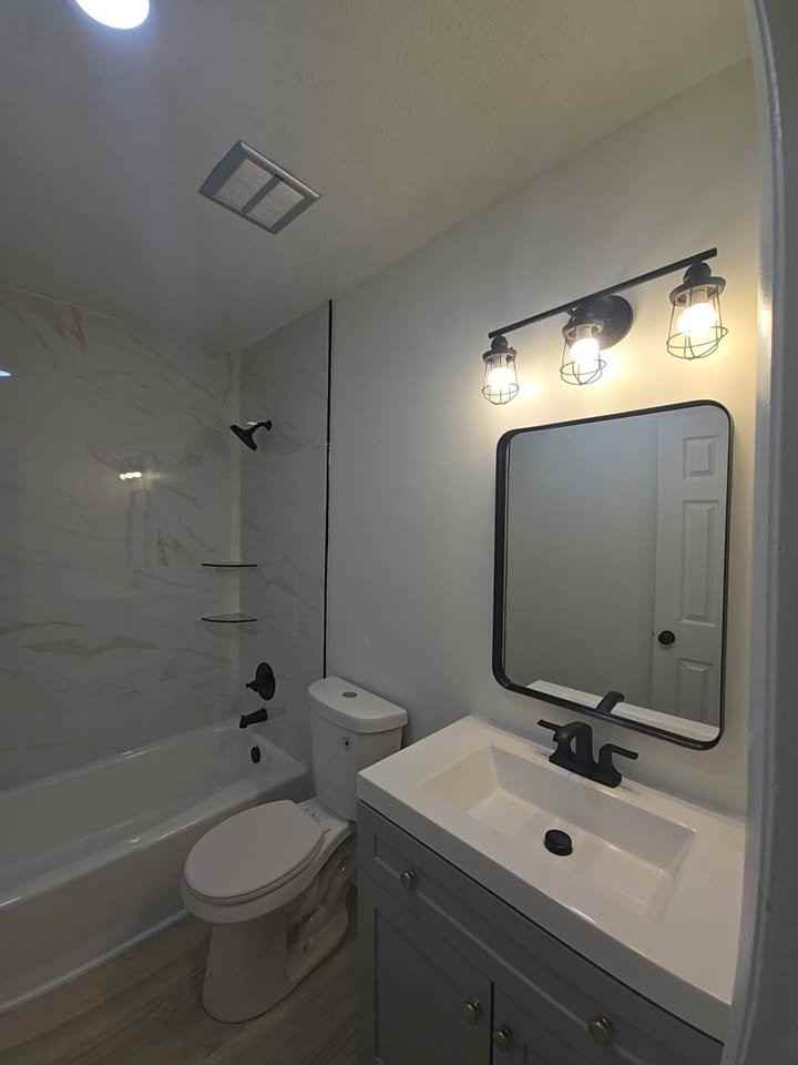 2347 Greenway Dr - Photo 5 of 14