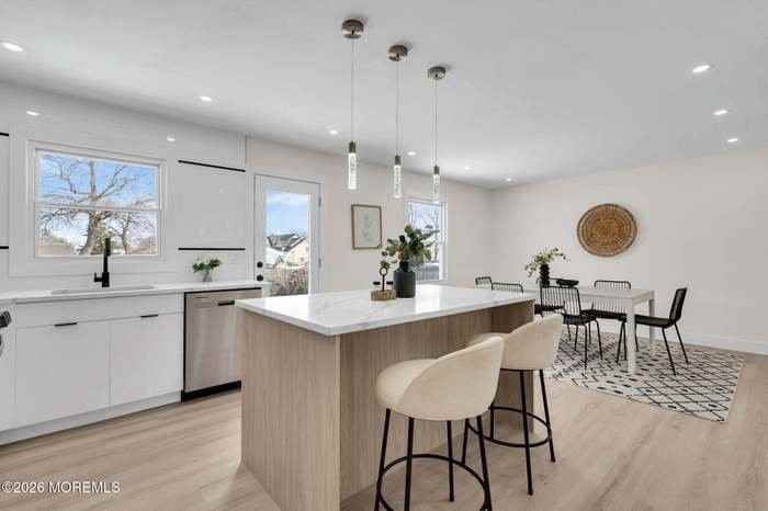 60 Birch St - Photo 3 of 20