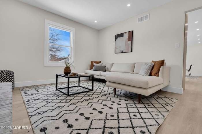 60 Birch St - Photo 7 of 20