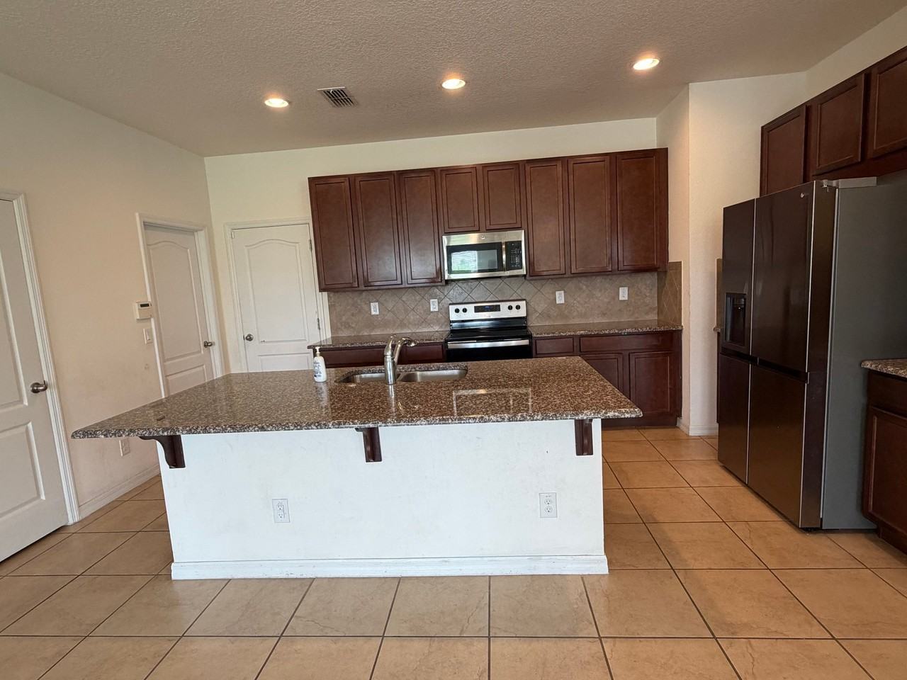 475 Merry Brook Cir - Photo 3 of 20