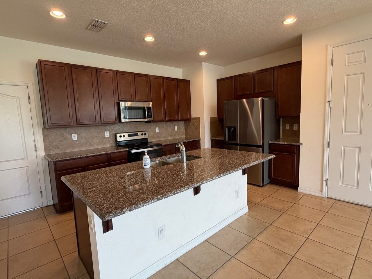 475 Merry Brook Cir - Photo 4 of 20