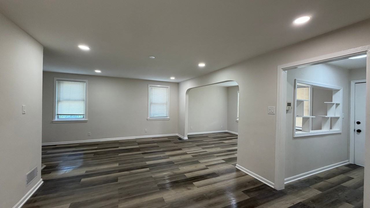 2701 Union St - Photo 3 of 14