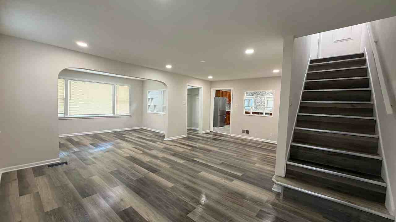 2701 Union St - Photo 4 of 14