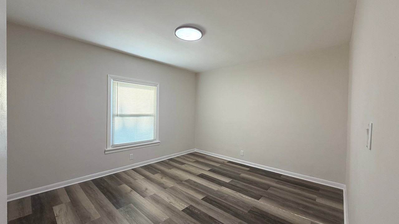 2701 Union St - Photo 7 of 14