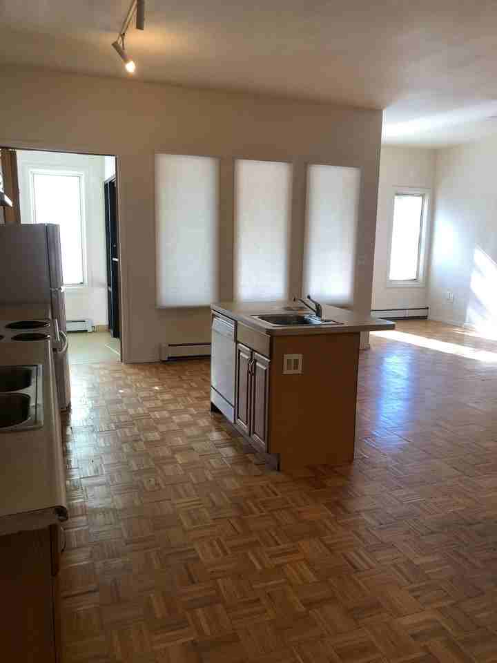 1020 S College Ave - Photo 5 of 17