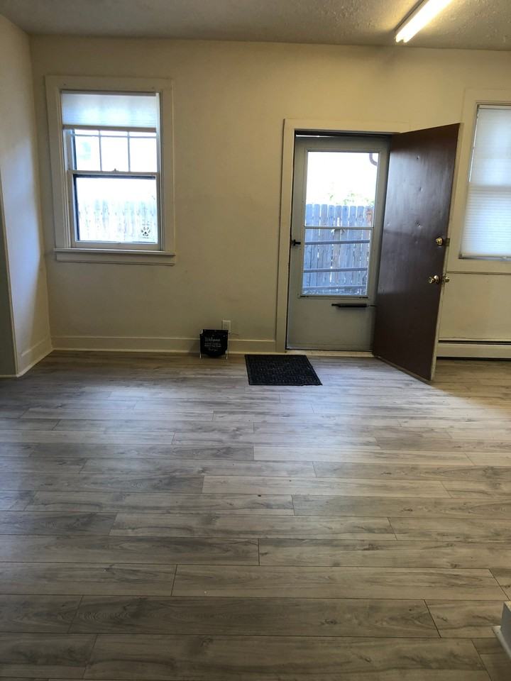 1020 S College Ave - Photo 4 of 17