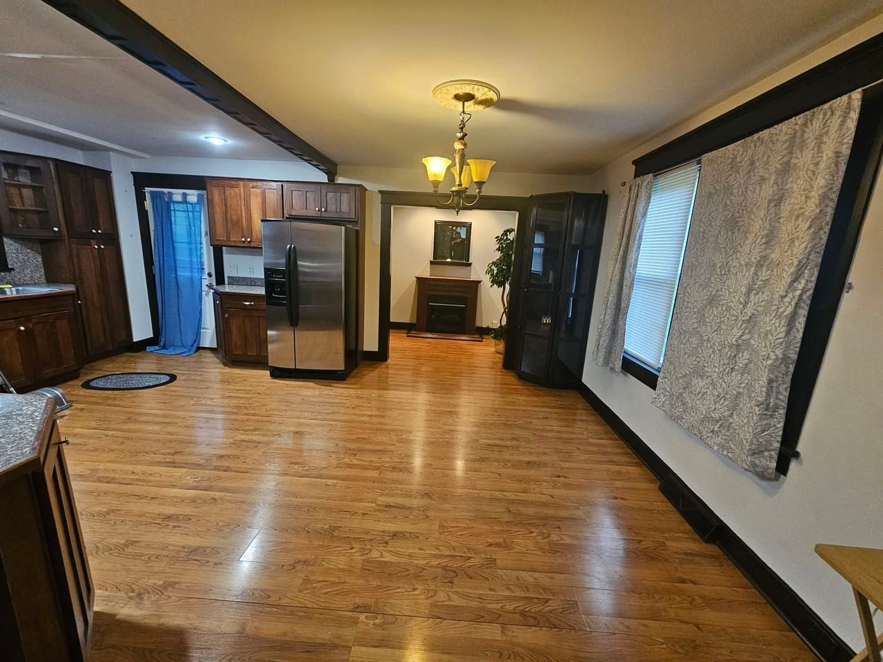 440 Williams St - Photo 4 of 11