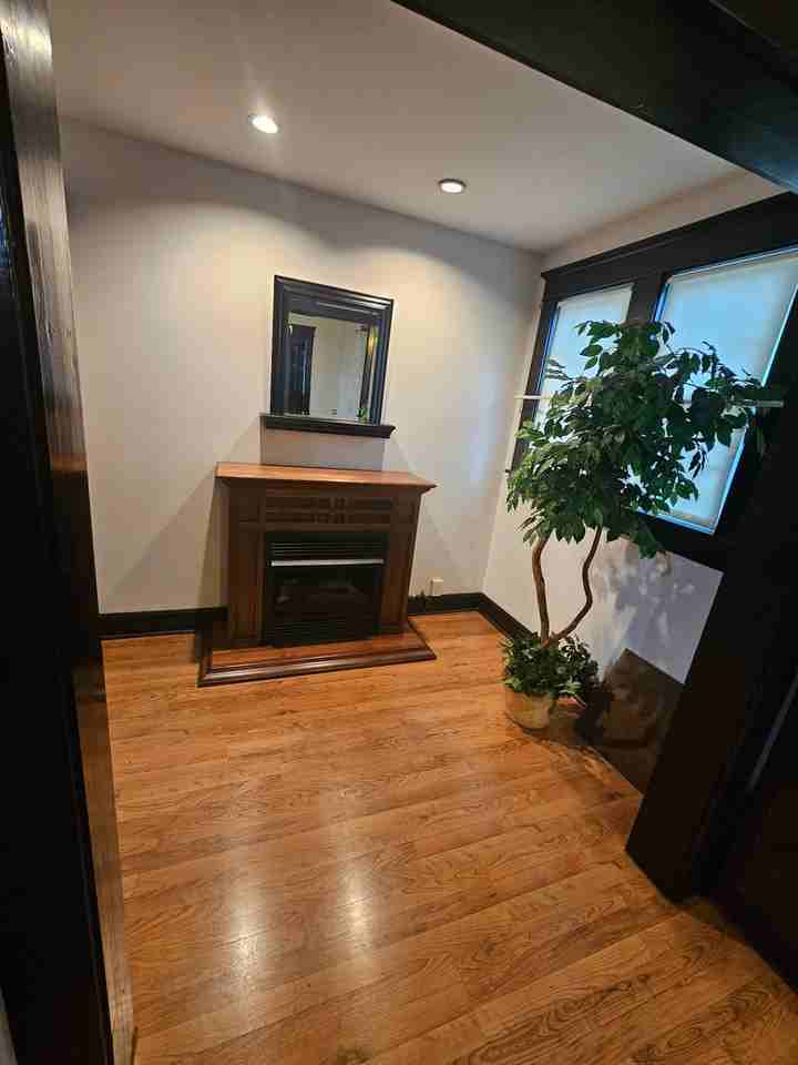 440 Williams St - Photo 7 of 11