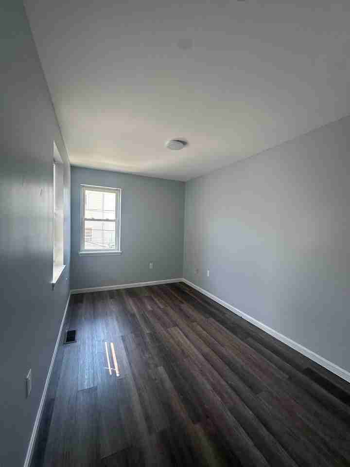 1534 N Stricker St - Photo 5 of 11
