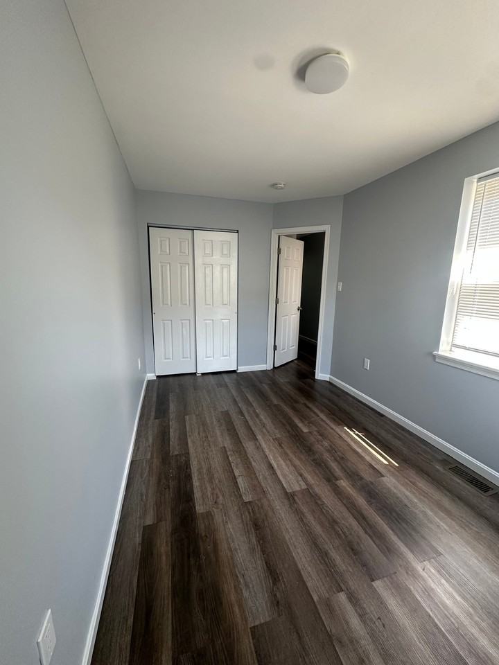 1534 N Stricker St - Photo 6 of 11