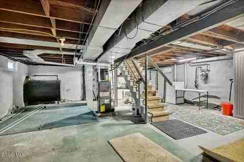 37 Buell St - Photo 6 of 20