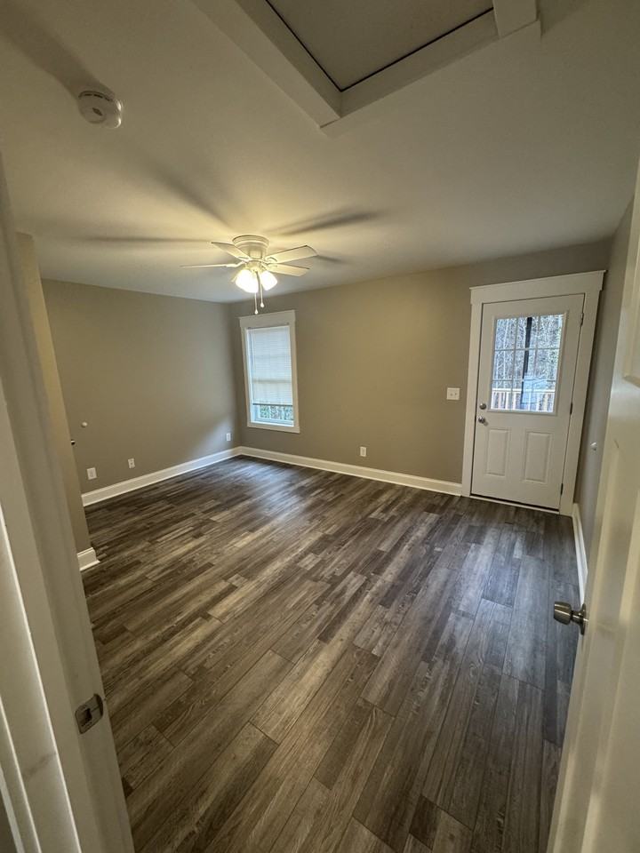 1260 Tunnel Hill Varnell Rd Nw #B - Photo 2 of 7