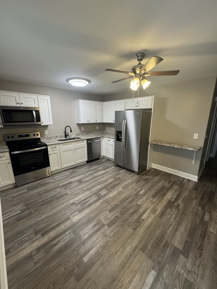 1260 Tunnel Hill Varnell Rd Nw #B - Photo 7 of 7