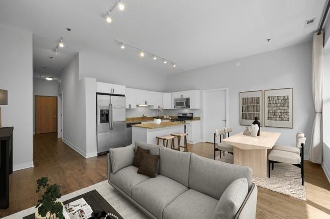 2 S Leavitt St #212 - Photo 3 of 10