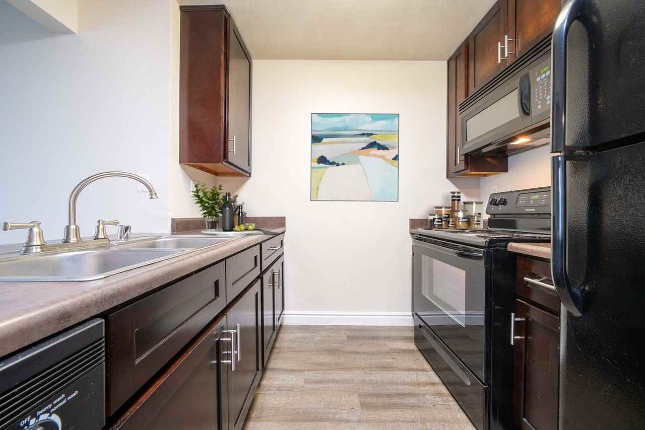 221 Weston Cir #25 - Photo 4 of 15