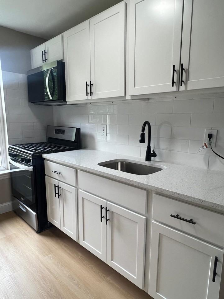 676 Park Ave #19-2B
