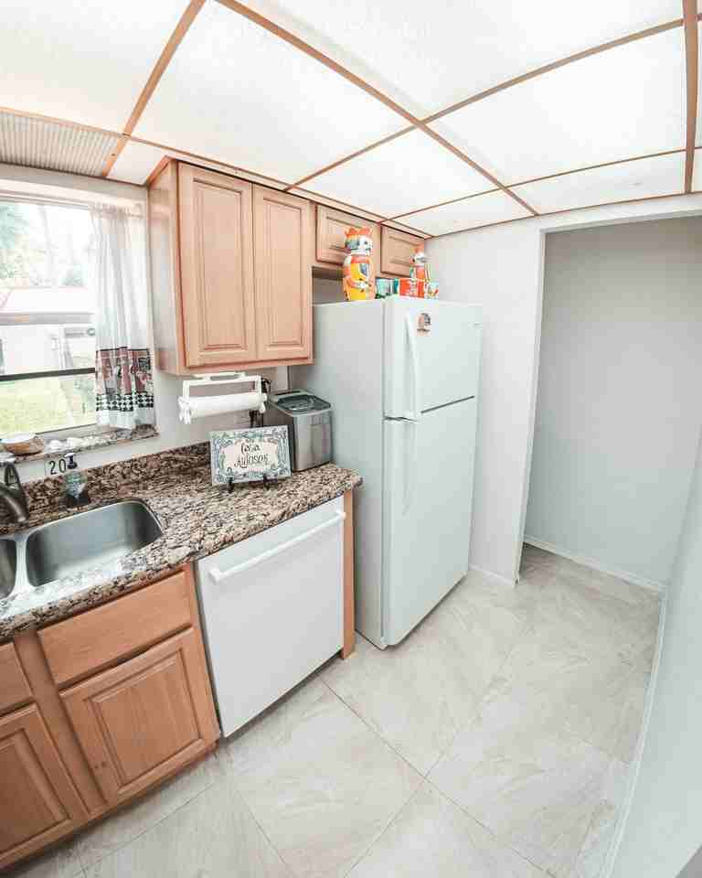 204 Lake Frances Dr - Photo 5 of 9