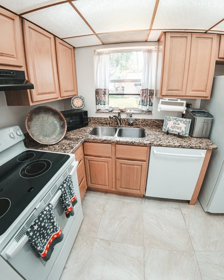 204 Lake Frances Dr - Photo 6 of 9