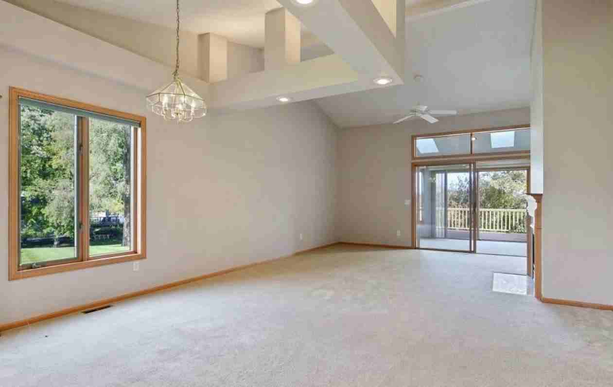 520 Deer Ridge Ln S - Photo 3 of 12