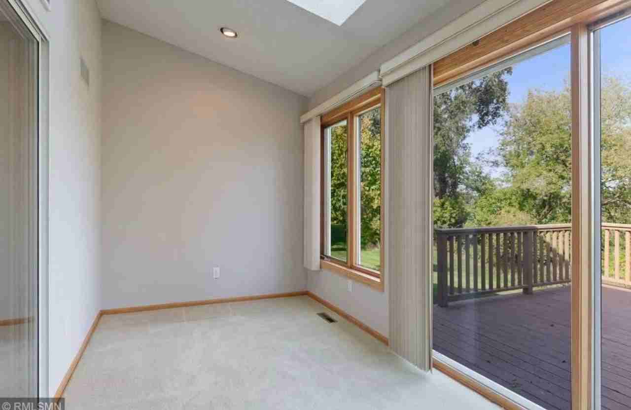 520 Deer Ridge Ln S - Photo 5 of 12