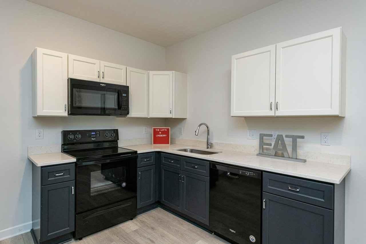 2531 Lineberry Drive, Unit 202-A - Photo 4 of 28