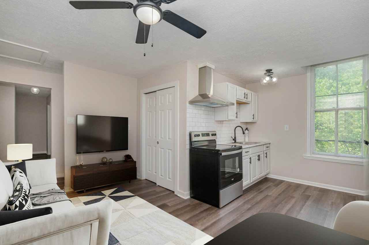 3030 Cleinview Avenue, Unit 4 - Photo 2 of 18
