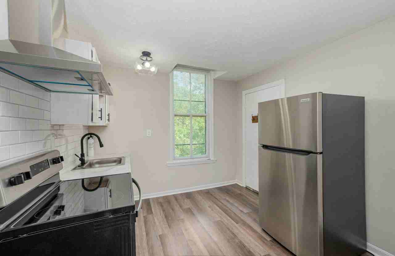 3030 Cleinview Avenue, Unit 4 - Photo 3 of 17