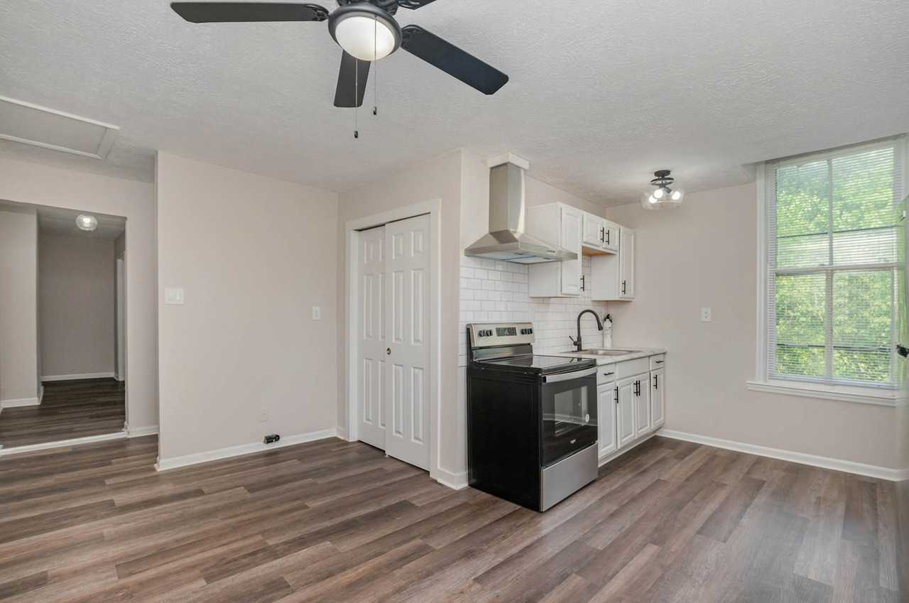 3030 Cleinview Avenue, Unit 4 - Photo 2 of 17