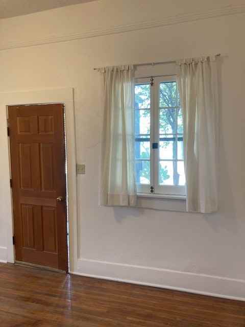 917 North Hoff Avenue - Photo 4 of 21