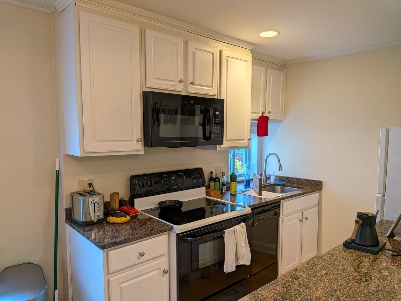 14 Skehan St #1 - Photo 2 of 10