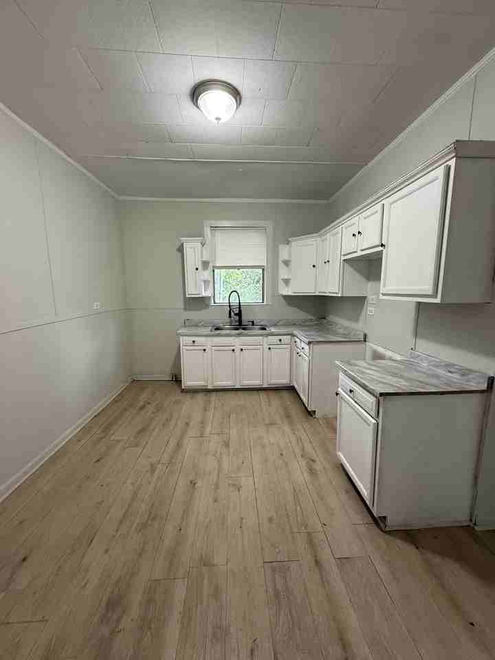 528 Oregon St #1 - Photo 3 of 10
